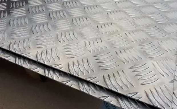 Sol antidérapant en alu