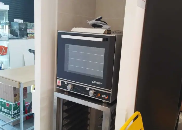 Shop in café   four